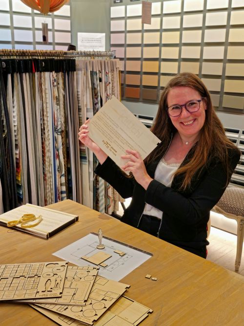 Floriane, architecte d'intérieur à Pornic en démonstration de sa méthode lauréate du concours